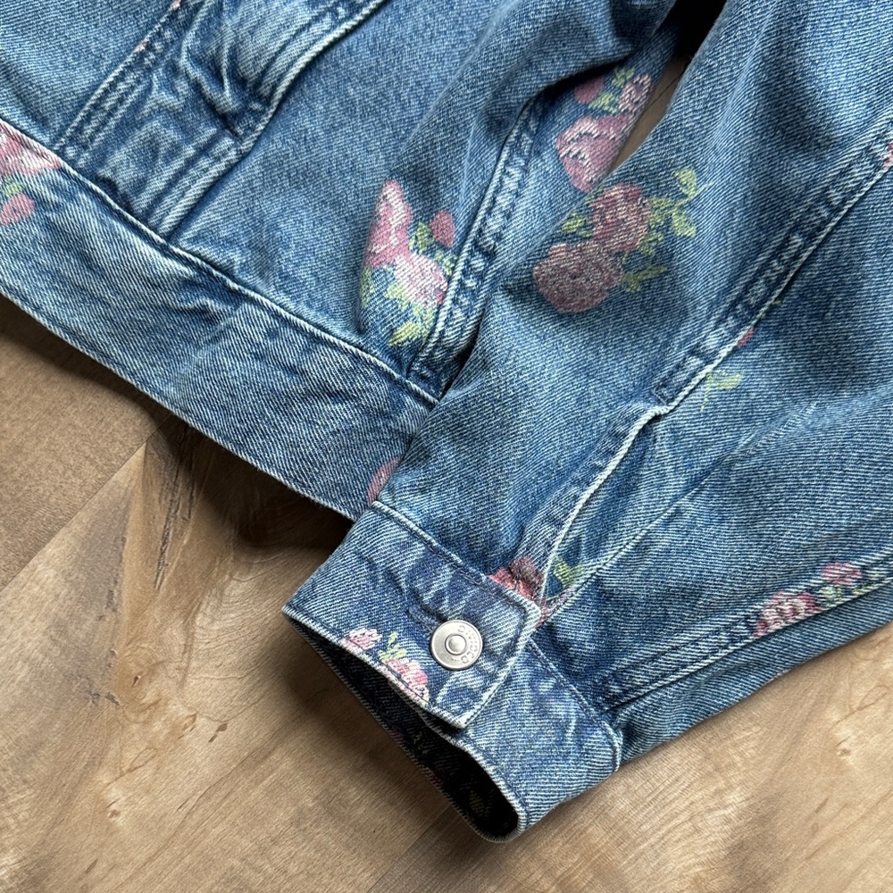 H&M Oversized Floral Denim Jacket - Size Medium - Picture 4 of 5